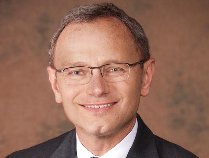 Headshot of Robert Edwards, M.D.