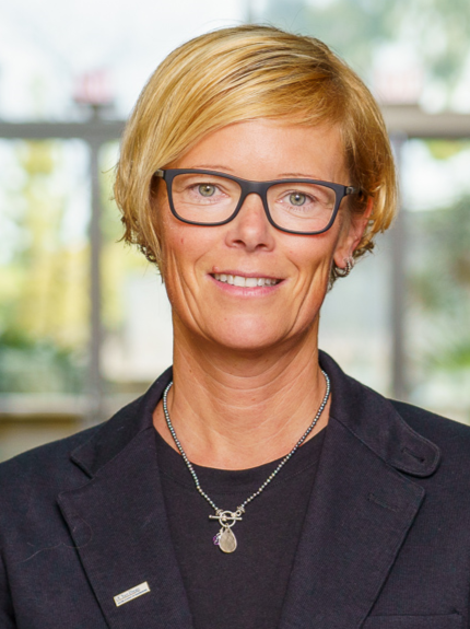 Dr. Nicole Steinmetz